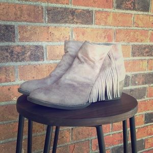 American Eagle Tan Fringed Booties